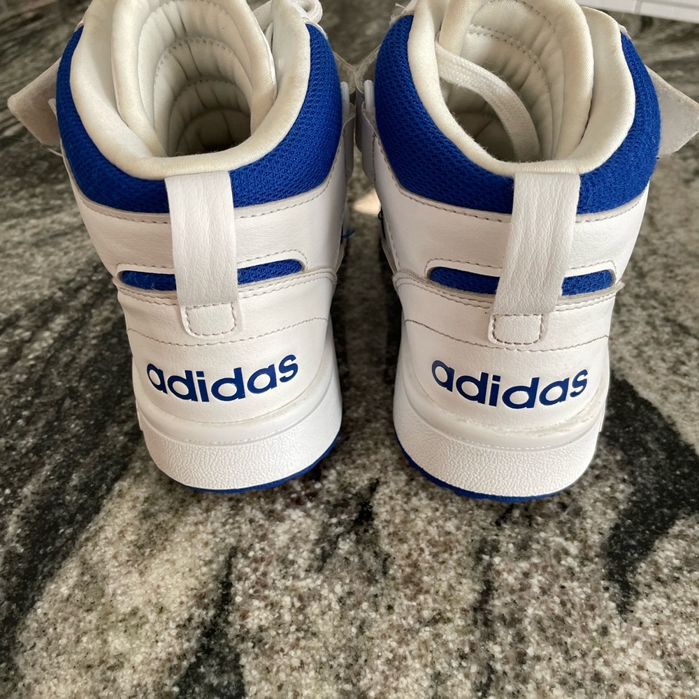 Addias - Picture 2 of 7